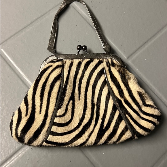 🔥VINTAGE Zebra Print Clutch with Silver Metal Frame and Handle